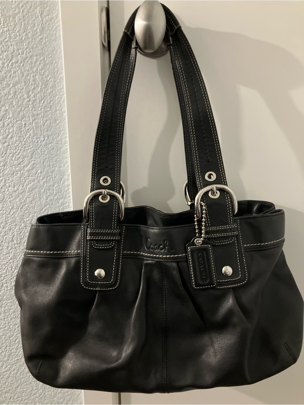 Vintage Y2K Coach Pleated Black Leather Shoulder Soho Bag with Silver Hardware